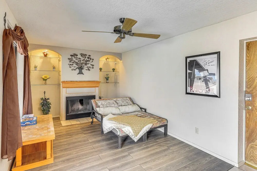 4 Mi to Beach & Boat Ramp: Lake Havasu City Abode!