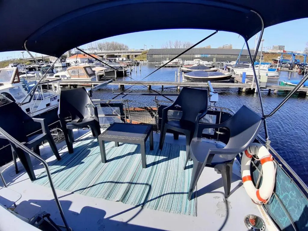 Motor Yacht Almaz
