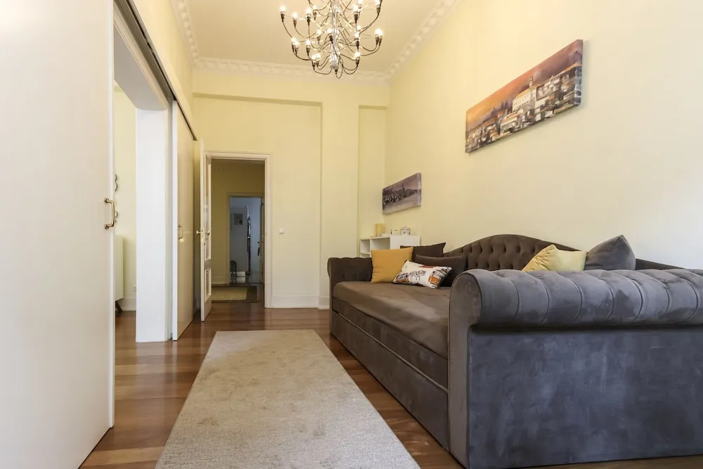 The Canary - Spacious Apartment at Downtown with Views