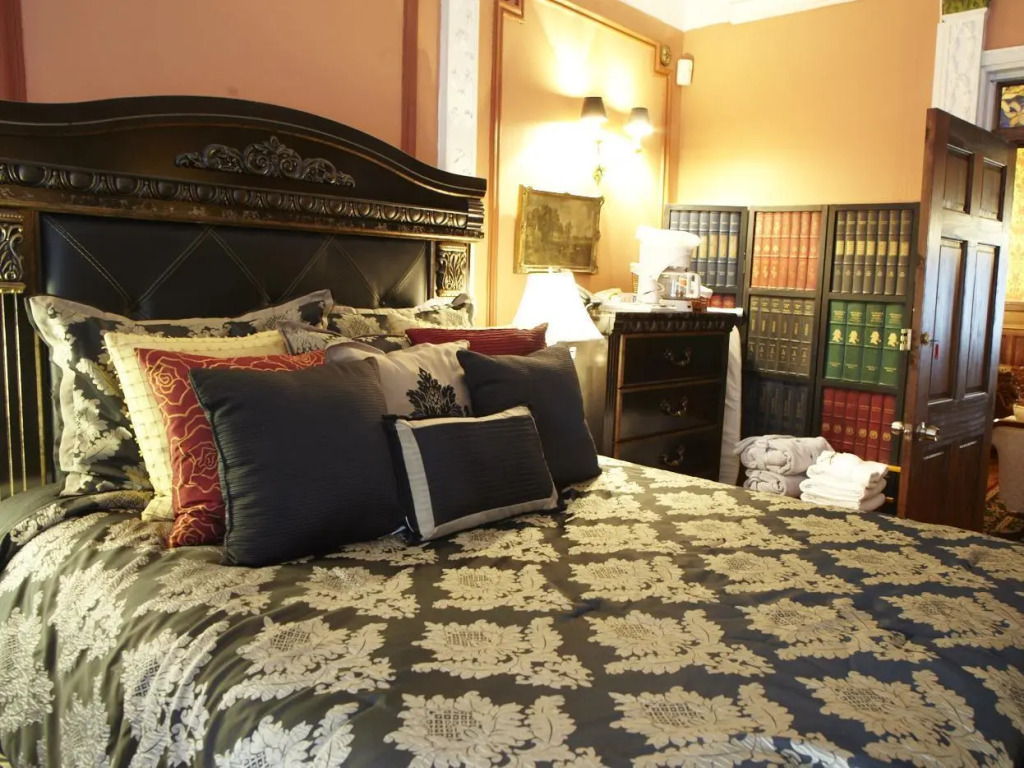 The New York Renaissance Home and Guesthouse