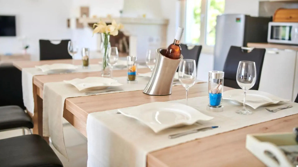 Villa Melli by Villas Holiday