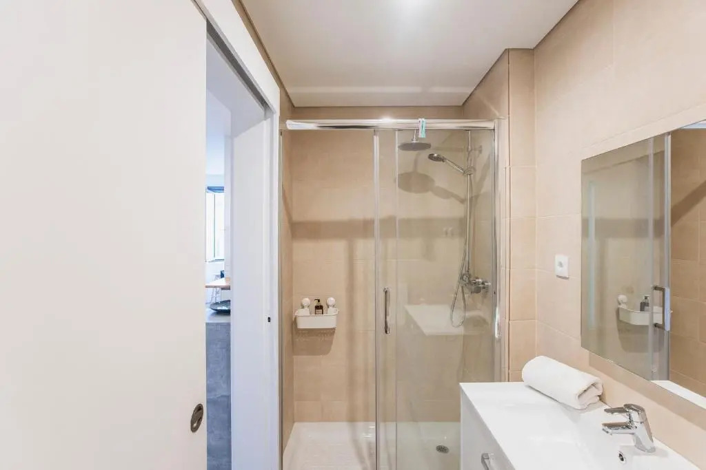 Seaside 1BR Flat w/ AC in Matosinhos by LovelyStay