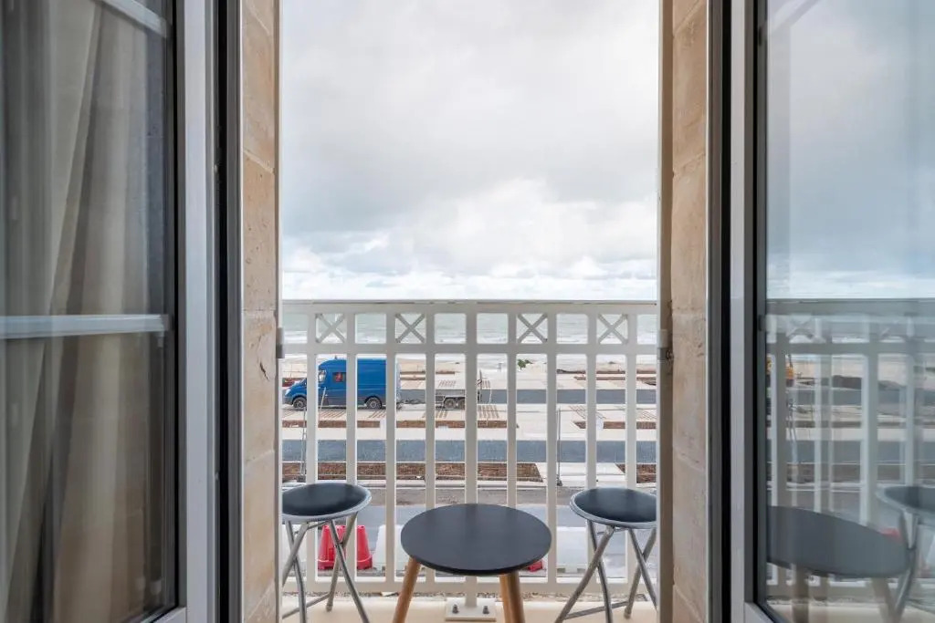Aviso - appartement magnifique vue mer - plage à 50 m