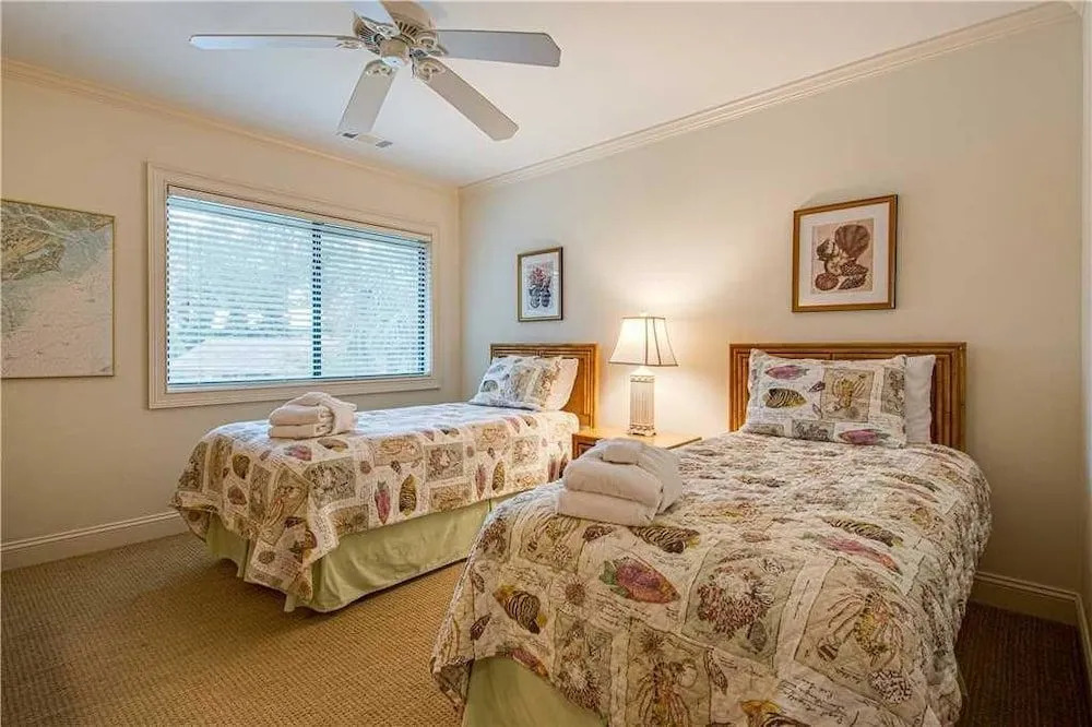 Gleneagle Green 2535 by RedAwning