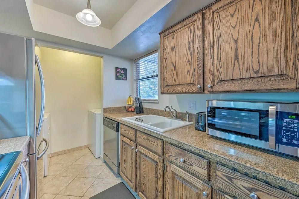 Walkable Park City Condo w/ Pool & Hot Tub!