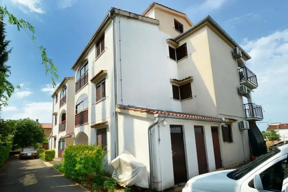 Apartment 297