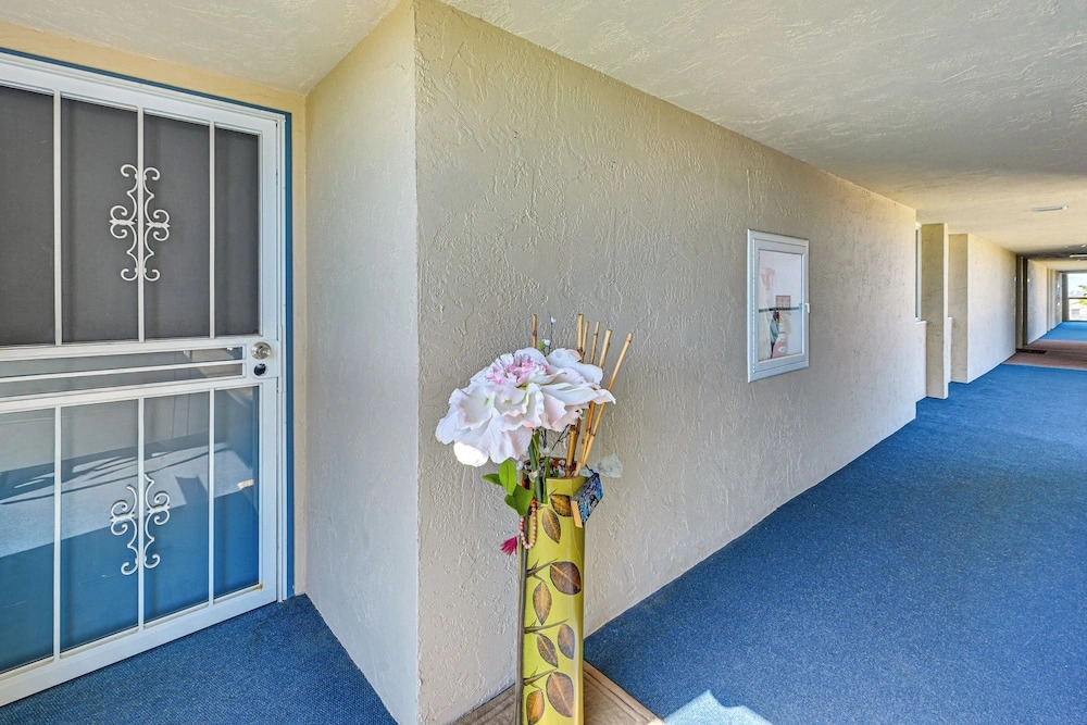 Walk to Beach: Condo w/ Pool Access in Oceanside