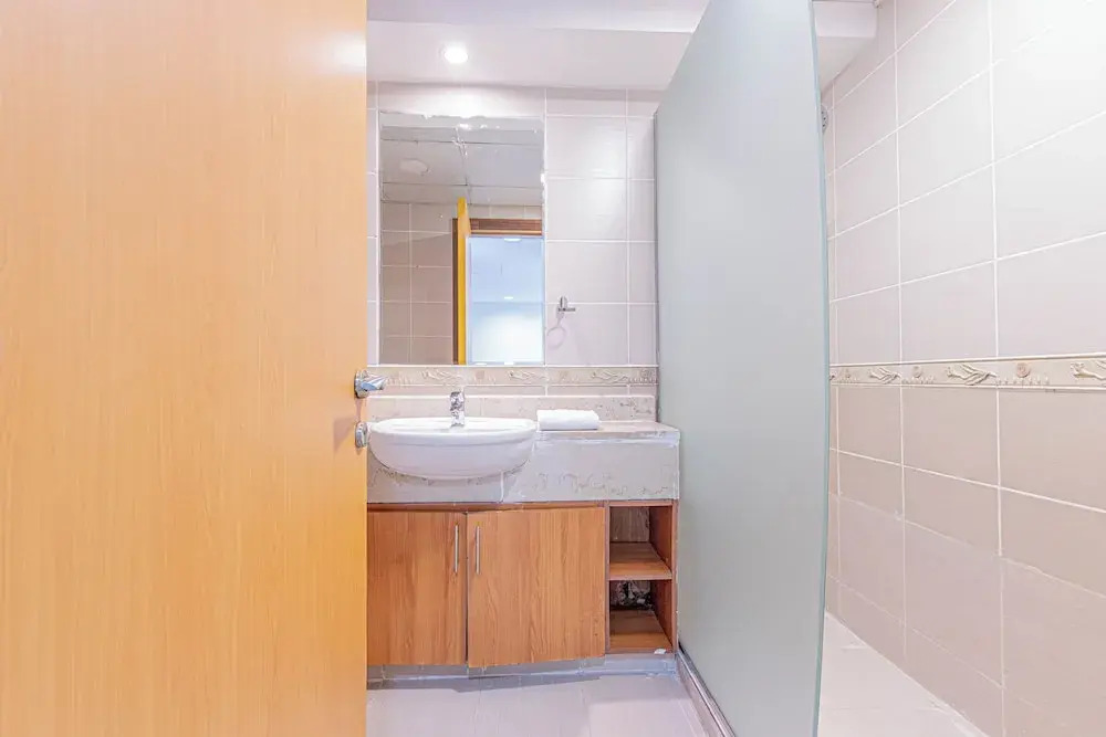 Prime 1BR Global Lake View Mins Metro