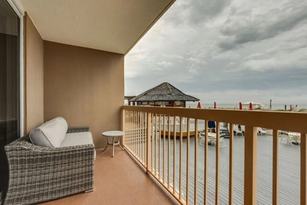 Pelican Beach 102 1 Bedroom Condo