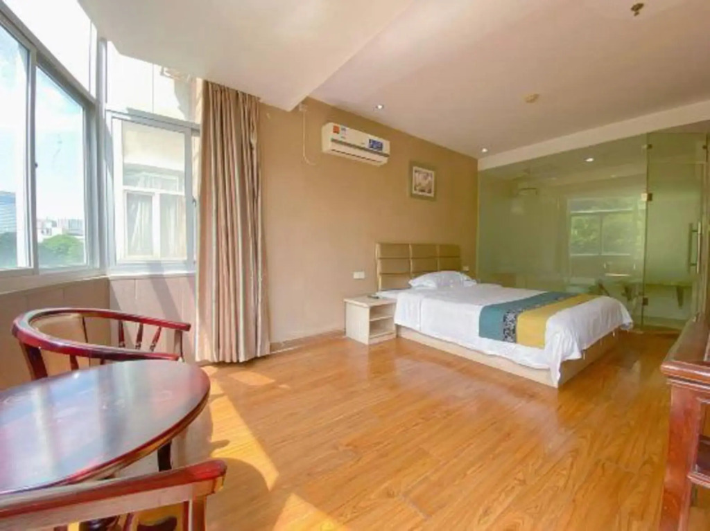 Super 8 Hotel Fuzhou Sanfangqixiang Wuyi Plaza