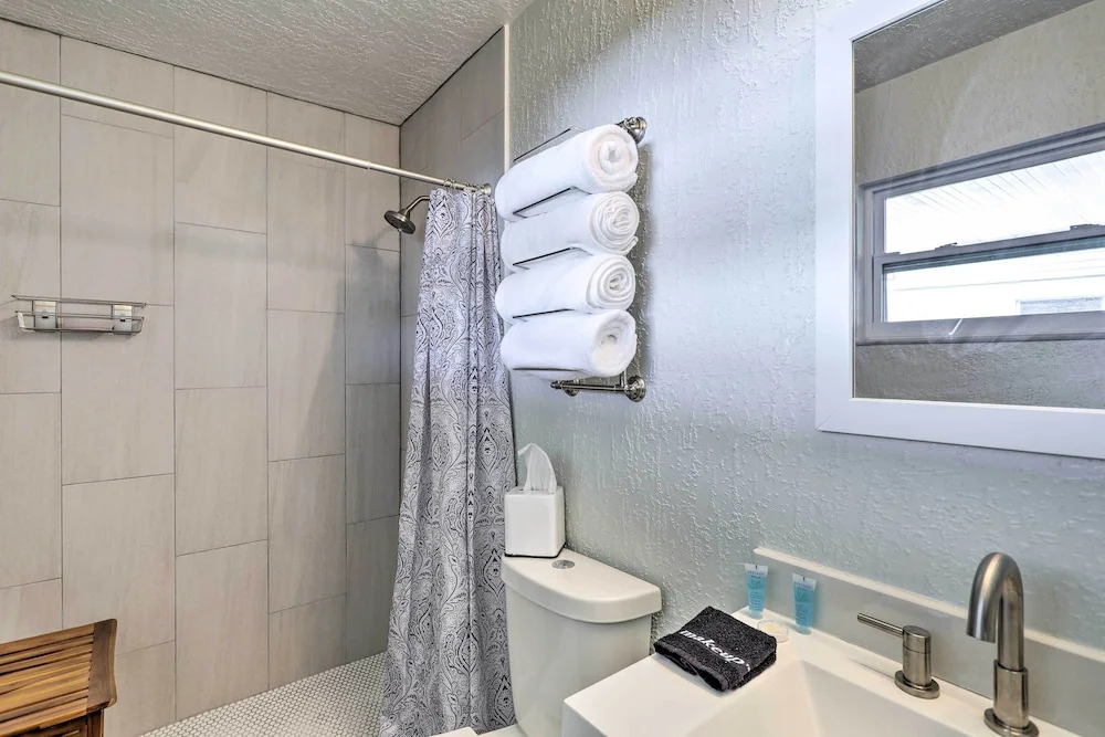 Pet-friendly Merritt Island Home w/ Heated Pool