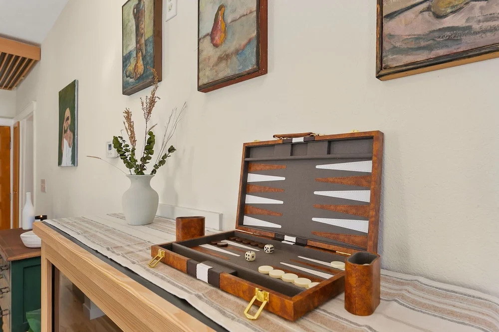 Chic Luxury Retreat in Old Town Walk Everywhere!
