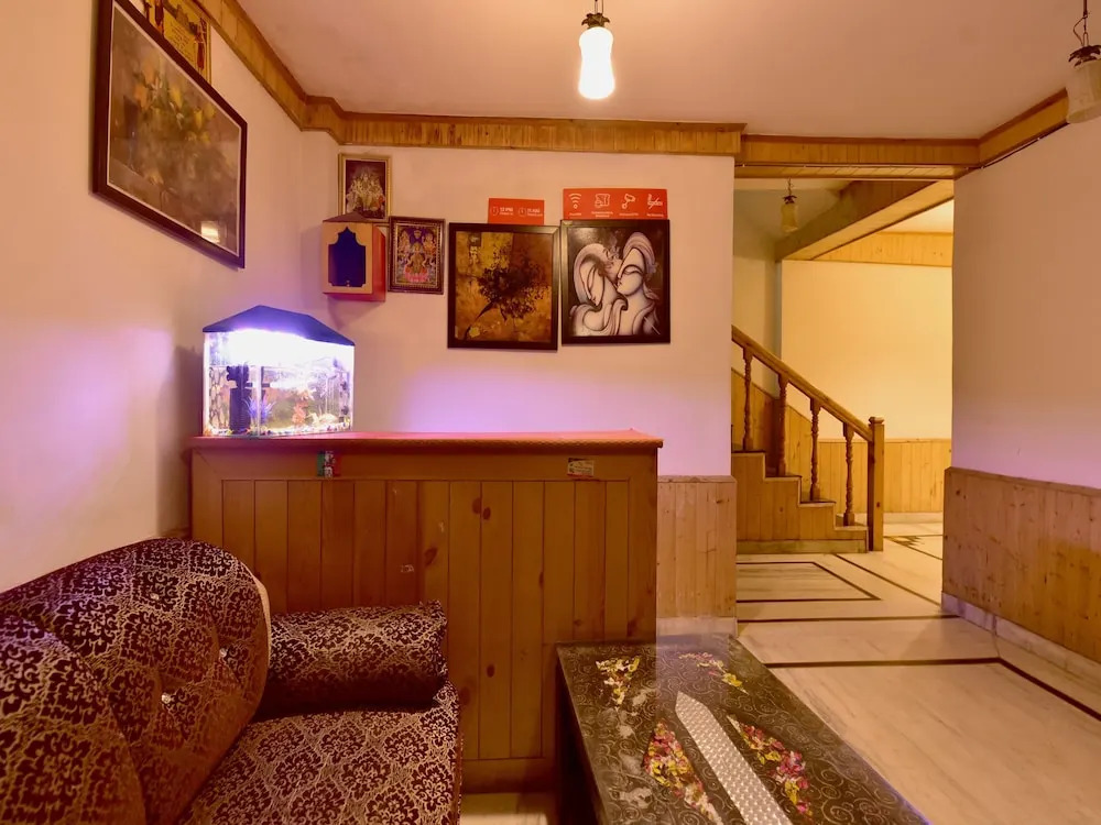 OYO 19872 Hotel Rock Villa
