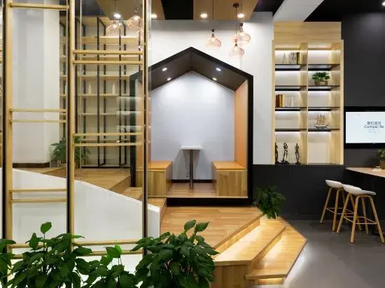 Campanile Hotel(Wuhan Huanghelou,Fuxing Road Metro Station)