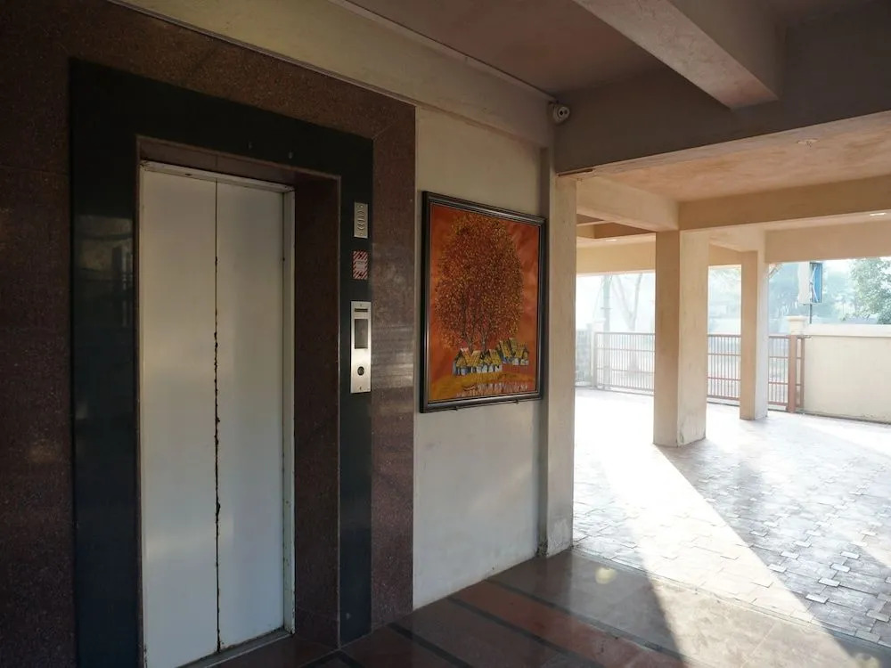 OYO 26151 House Khas Pranaam Apartment