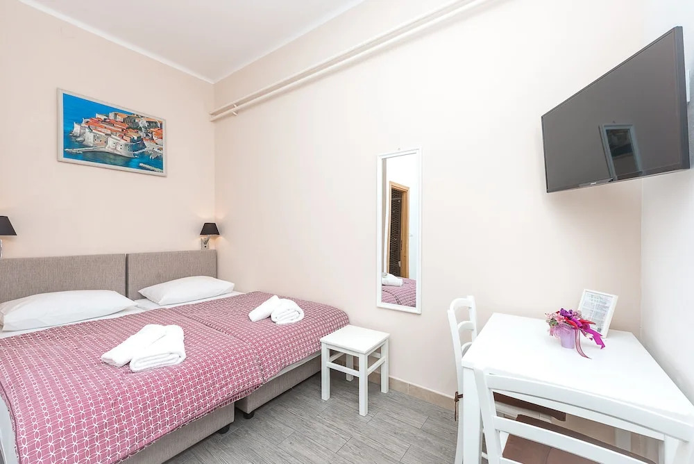 Ivana's Central Suites
