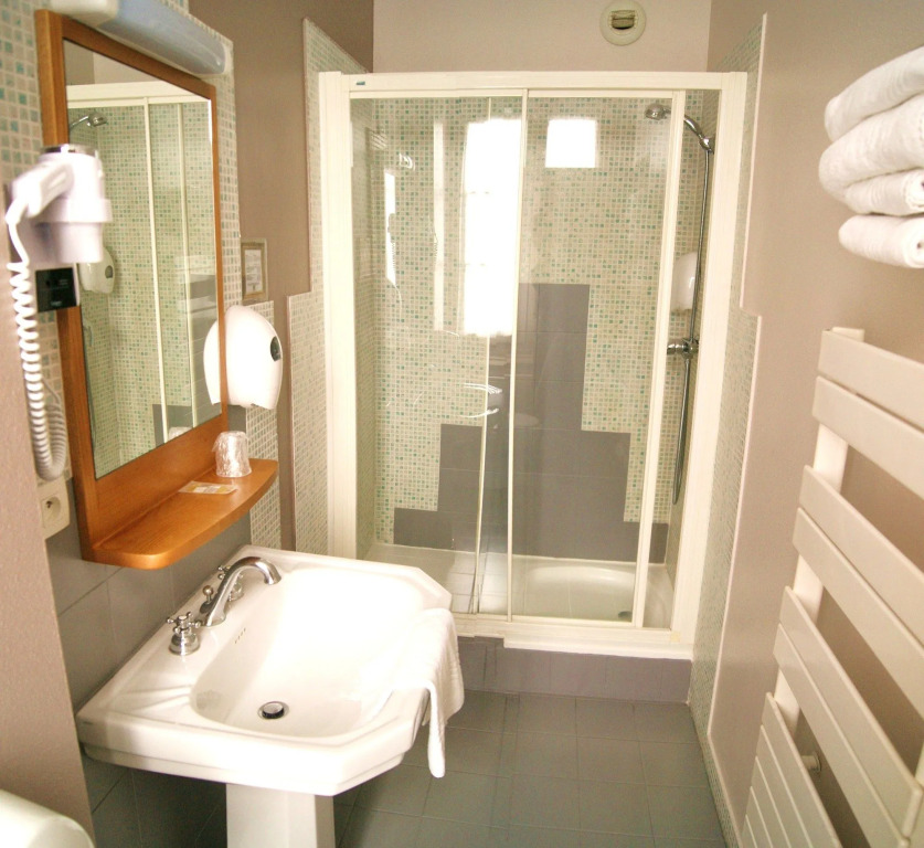 Hotel De Lunivers