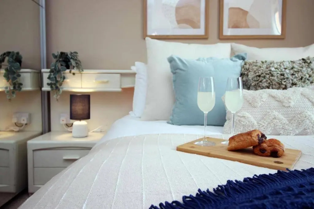 The Observatory by Mia Living 2 bedroom apartment overlooking Swansea Beach with free parking