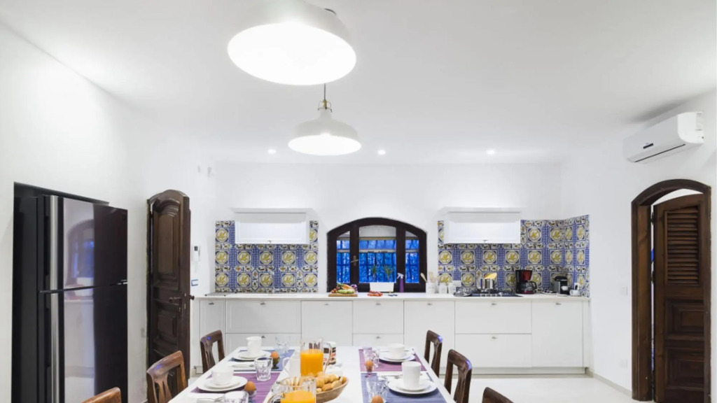 Exclusive seafront villa with private pool-VILLA LUNA BLU