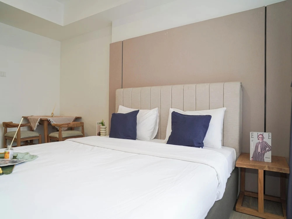 Chic Brown Touch Studio At Apartment Collins Boulevard