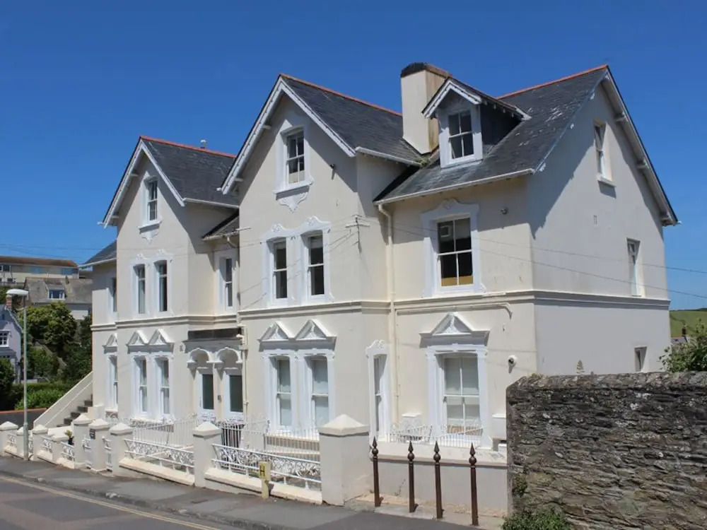 6 Glenthorne House
