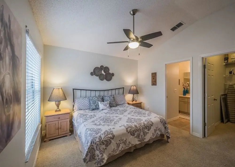 Nuevo Leon Lane 610 by White Pelican VR