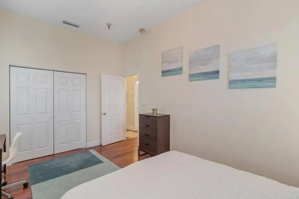 LT Stay Discounts! Cozy 2 BR Apt - Pet Friendly!