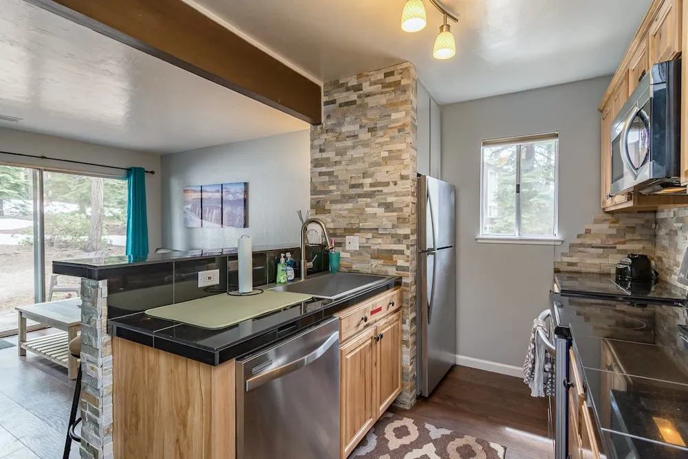 1410 Ski Run Blvd Condo #29 - 2 Br condo by RedAwning