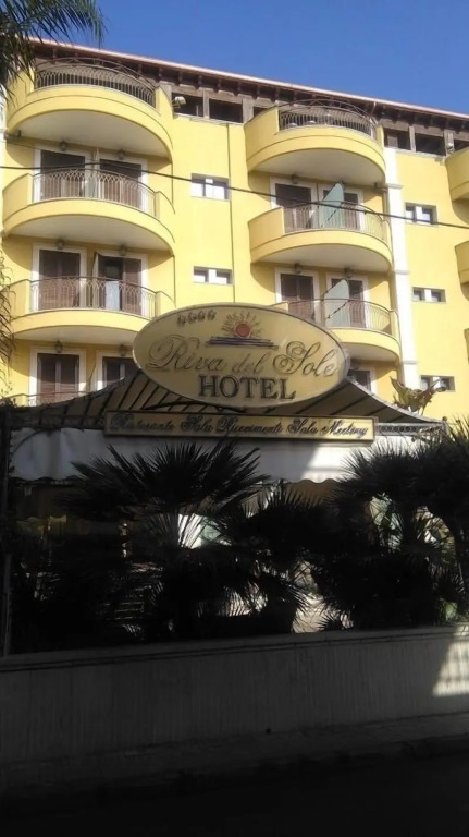 Hotel Riva Del Sole