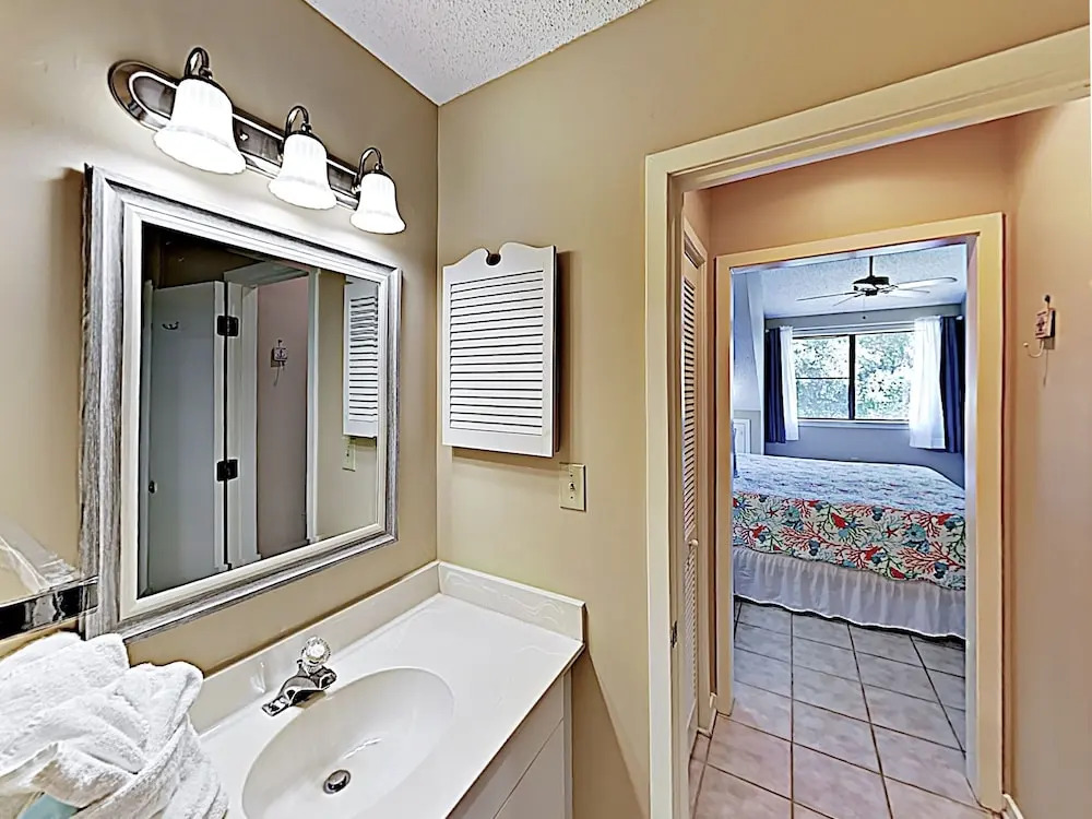 New Listing! Kingston Plantation W/ 5 Pools! 3 Bedroom Condo