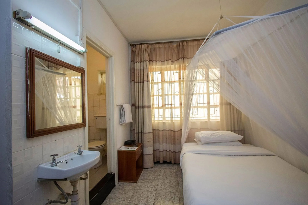 Hotel Embassy