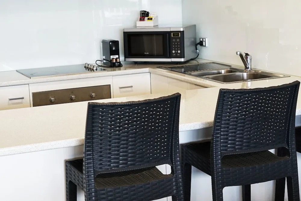 Captains Cove Resort - Waterfront Apartments