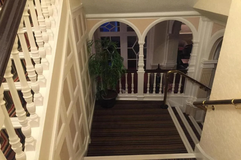 Clifton Hotel