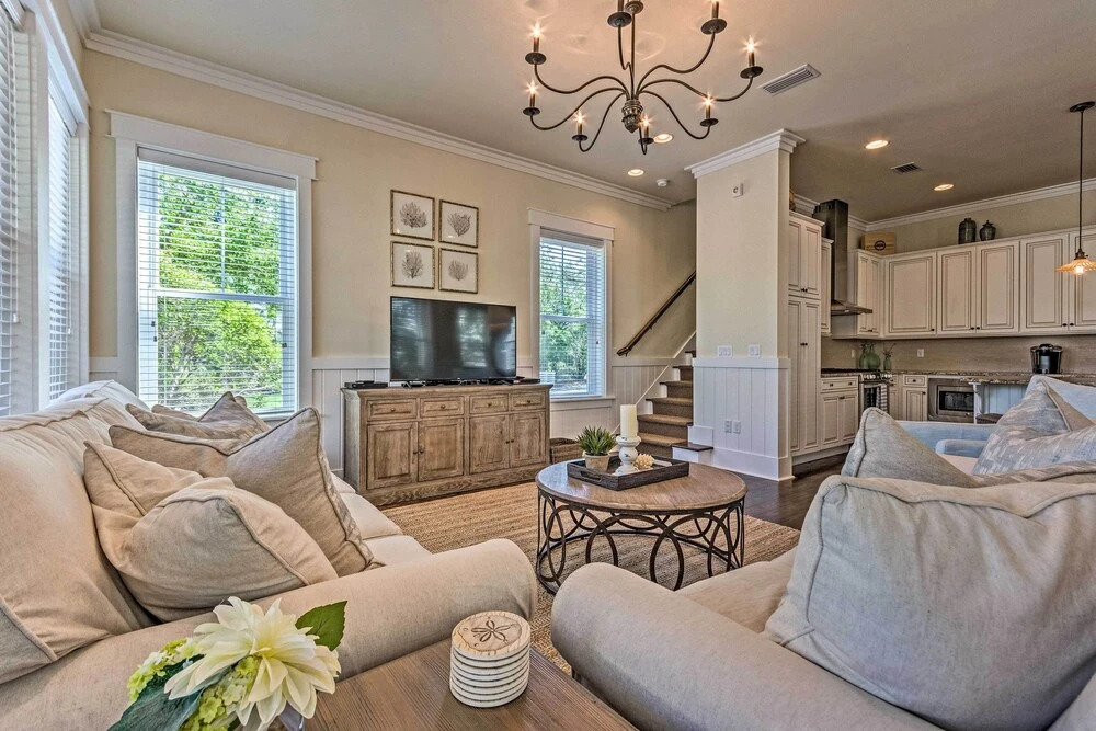 Beach Oasis w/ Pool Access, ~ 1 Mi to Shore!
