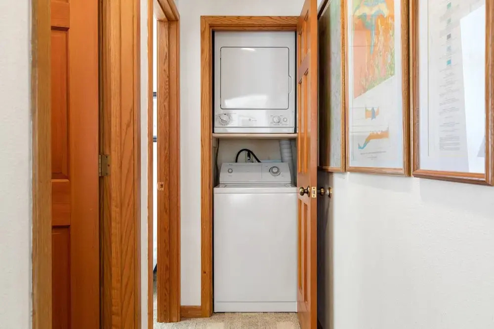 Riverside Condos A103 by Avantstay Condo Close To Downtown, Town Park & Ski Lift #8