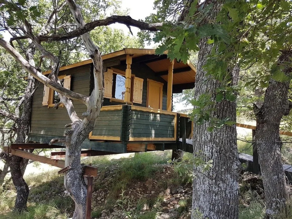 LES TRUFFIERS Cabane