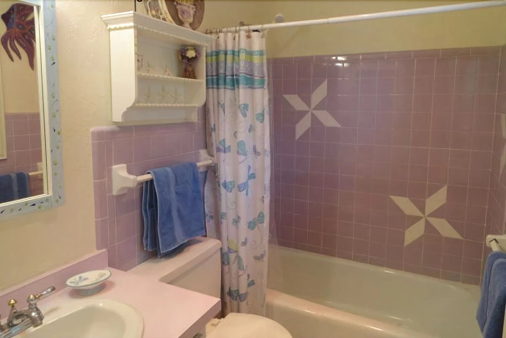 AM Beach Place Unit 6