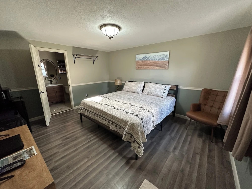 Caribou Crossing Motel