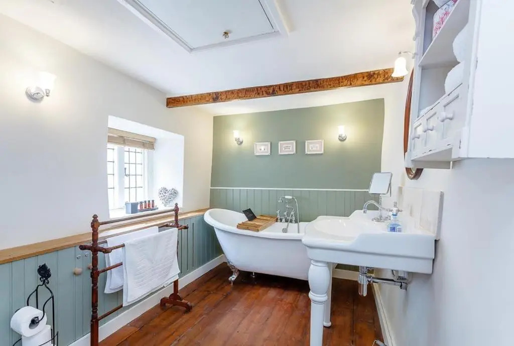 Three Little Pigs Luxury Cottage