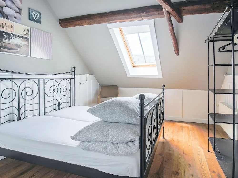 Well Maintained Holiday Home in Old Dutch Haubarg Farmhouse near Egmond aan Zee