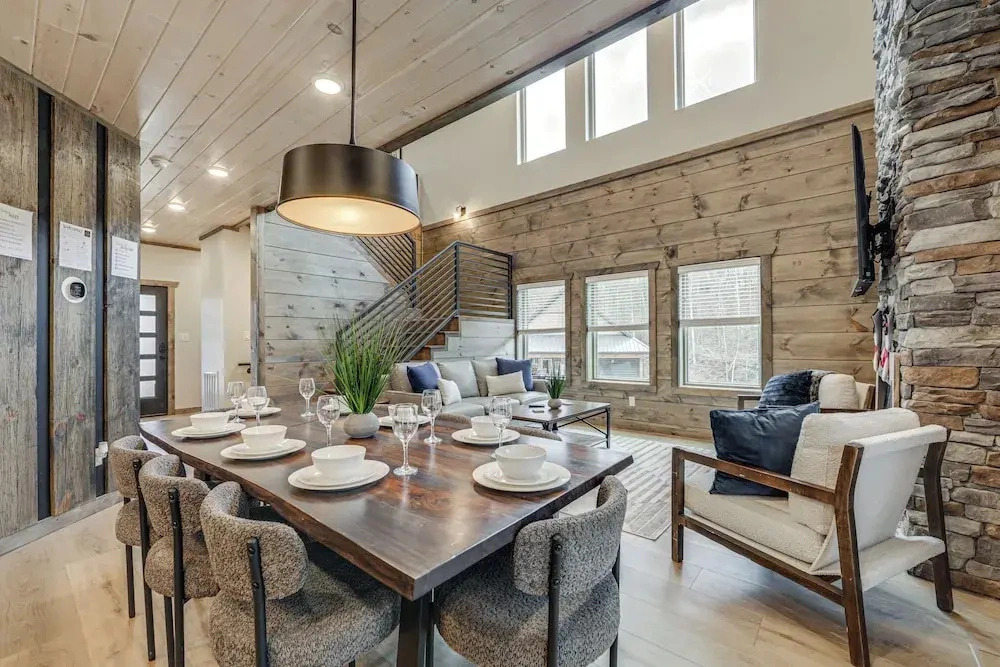 Indoor Pool, Hot Tub! the Smoky Luxe Retreat