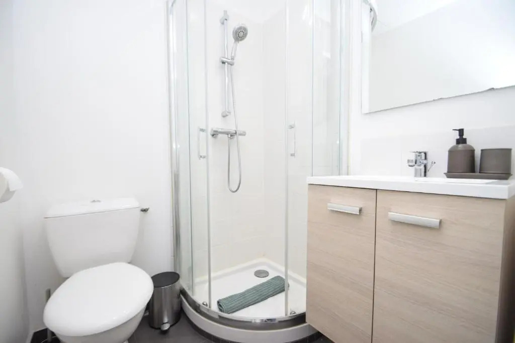 Appartement cosy 2 pers vue mer balcon hyper centre Dinard