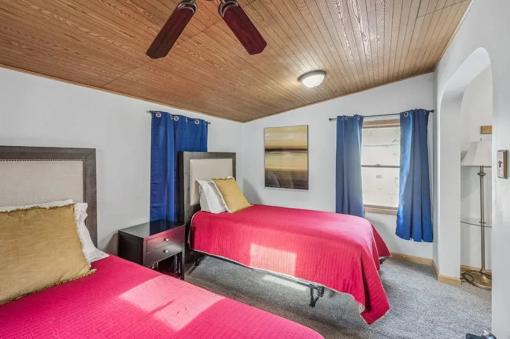 4BR 2BA Home in Charming St Paul - Sleeps 10