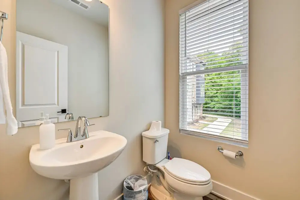 2 Mi to Dtwn Charlotte: Unit w/ Rooftop Deck!