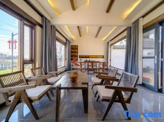 Shuiyuejinghua Homestay (Lijiang Sanyi International Airport)