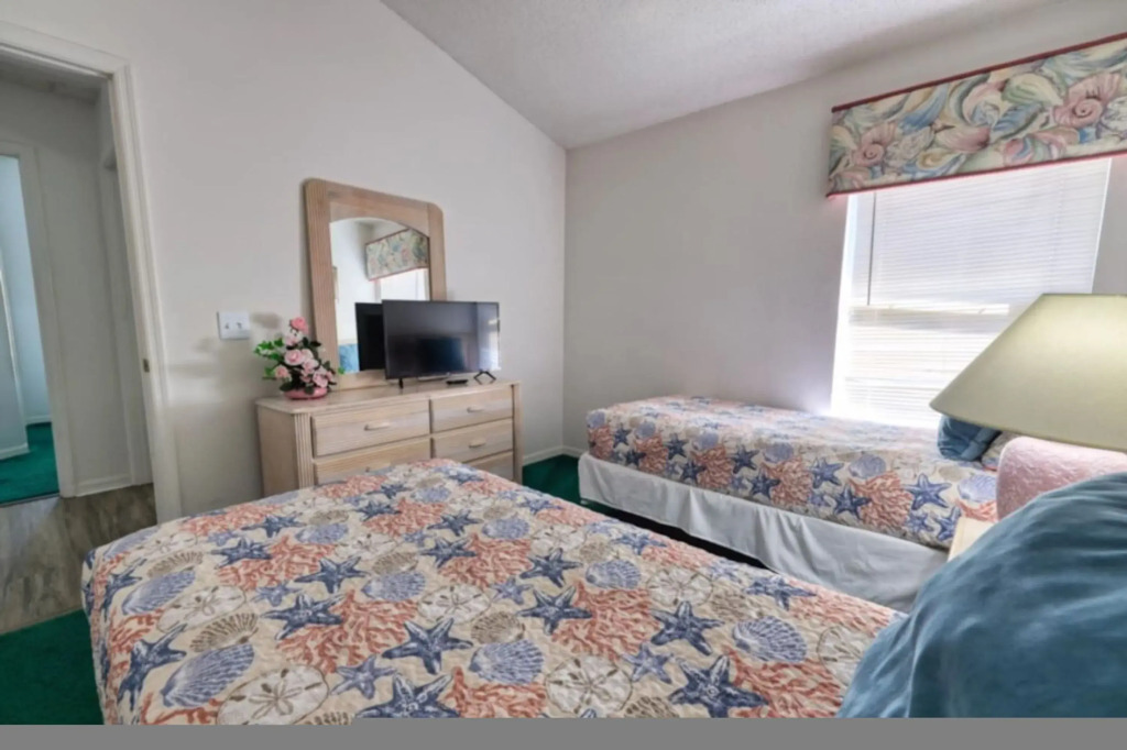 Vacation Home Base with Private Pool Near Disney, Kissimmee