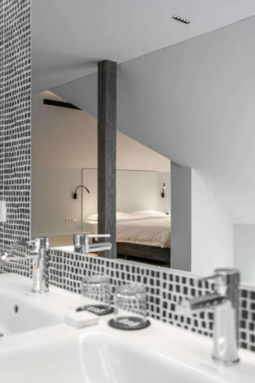 ESE HOTEL