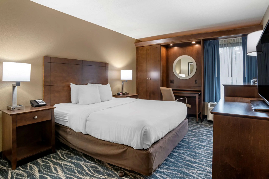 Comfort Inn & Suites Newark - Wilmington