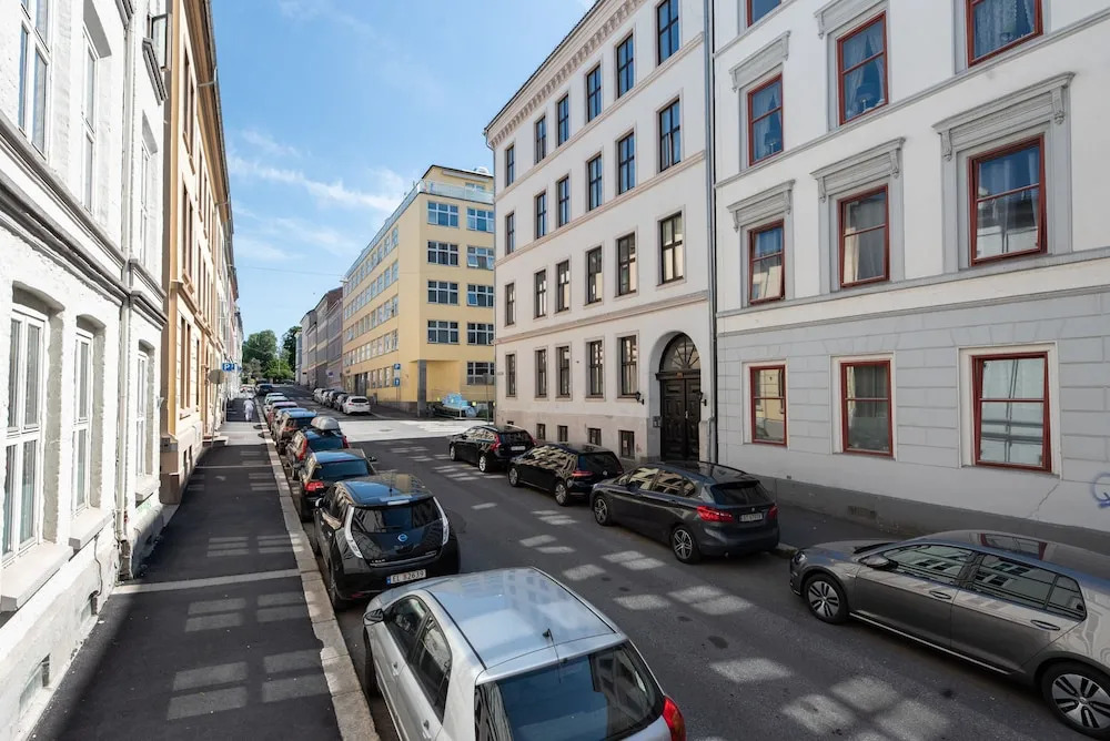 2 bedroom apartment 8 guests