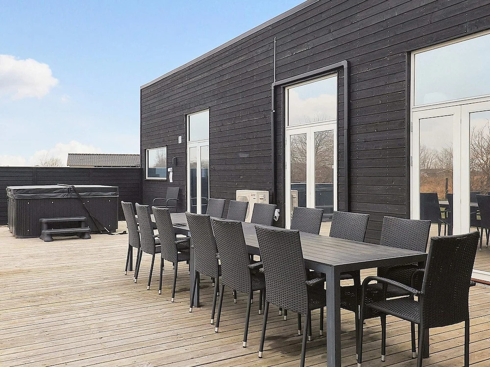 14 person holiday home in Væggerløse-By Traum